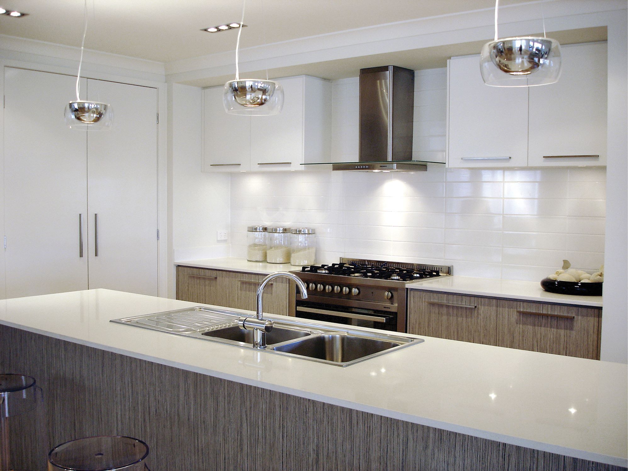 Traditions White Glossy 4x16 | La Raj Tile & Marble